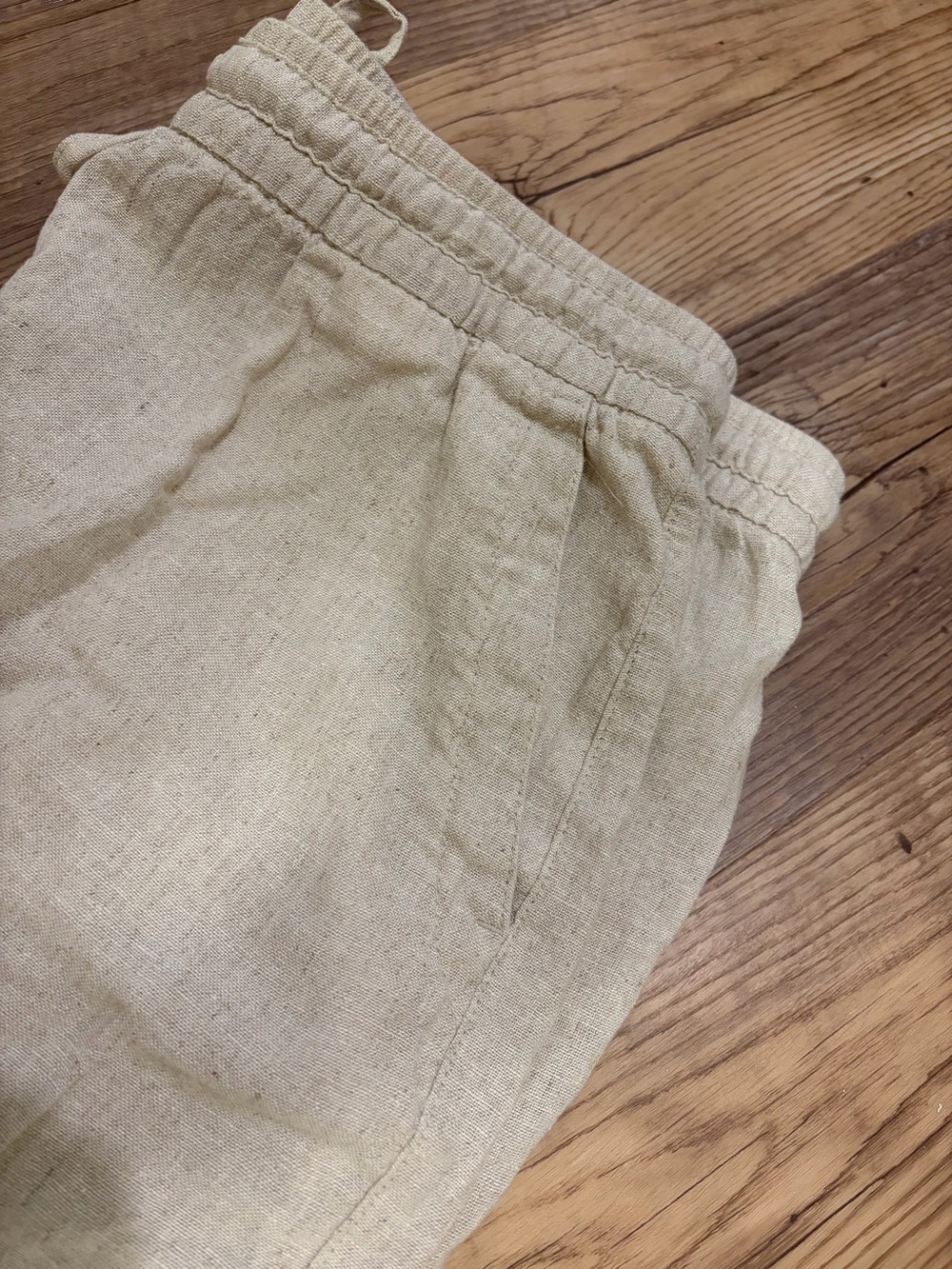 Old Navy Lightweight Drawstring Linen-Blend Shorts in Beige - Picture 6 of 6